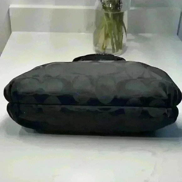 COACH F20026 Black Poppy Daisy Signature Tote - Picture 12 of 14